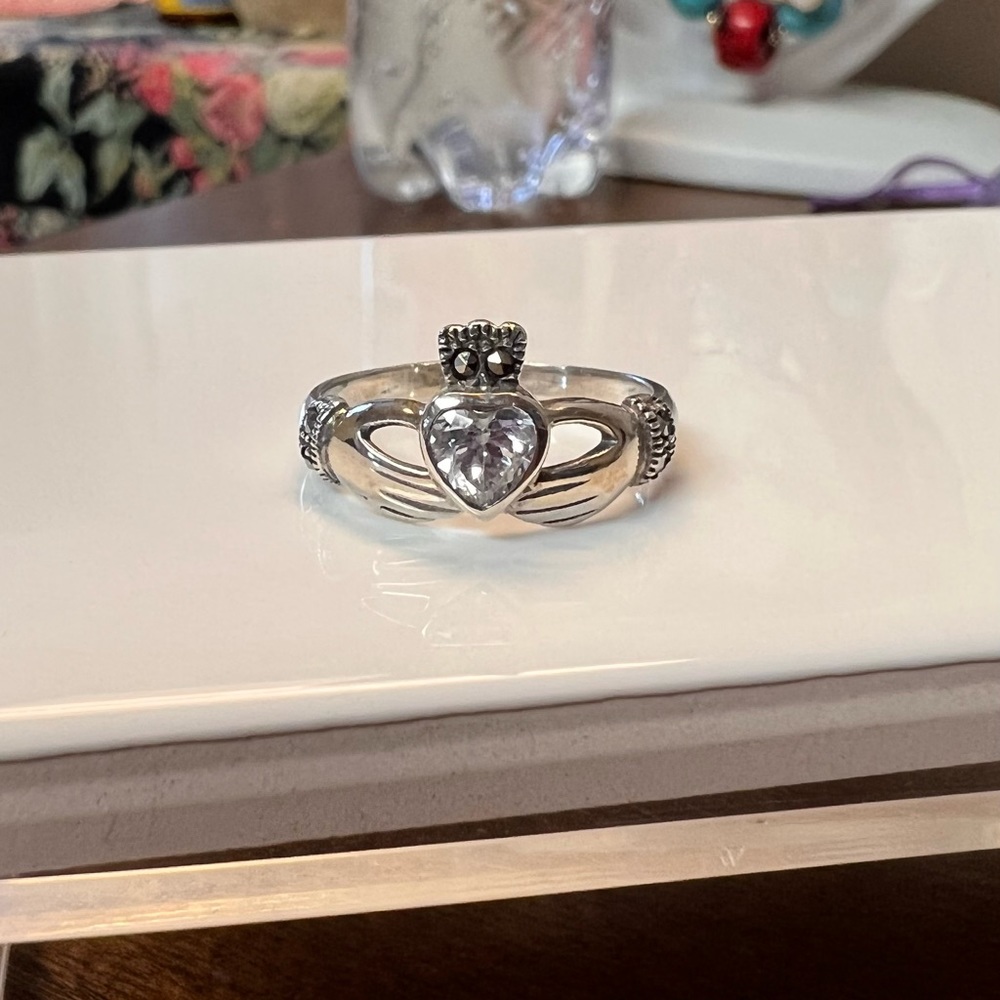 925 Sterling Silver stamp. Sapphire. Ring - Picture 2 of 5